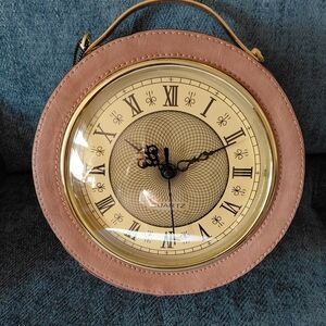 Elegant Pink Round Women's Working Clock Purse
